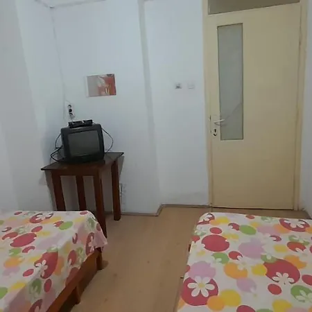 Set Arat & Pensionat Akçay