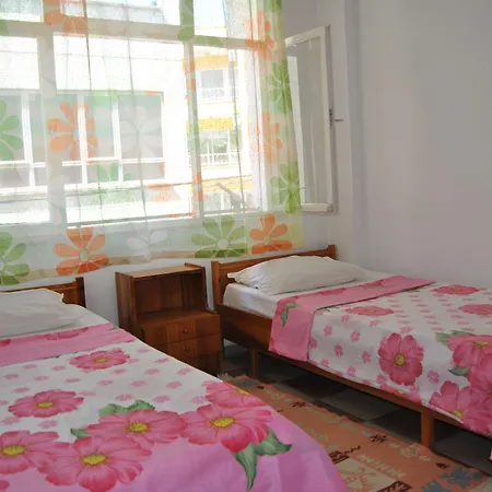 Set Arat & 악차이