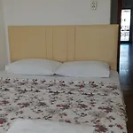 Set Arat & Vendégház *
